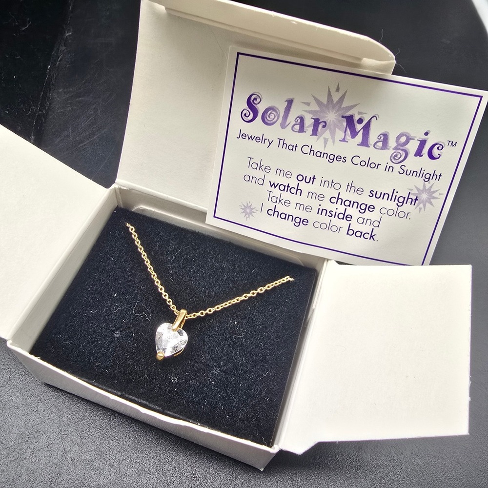 Avon Solar Magic Heart Necklace Gold Tone Chain In Box Vintage Jewelry